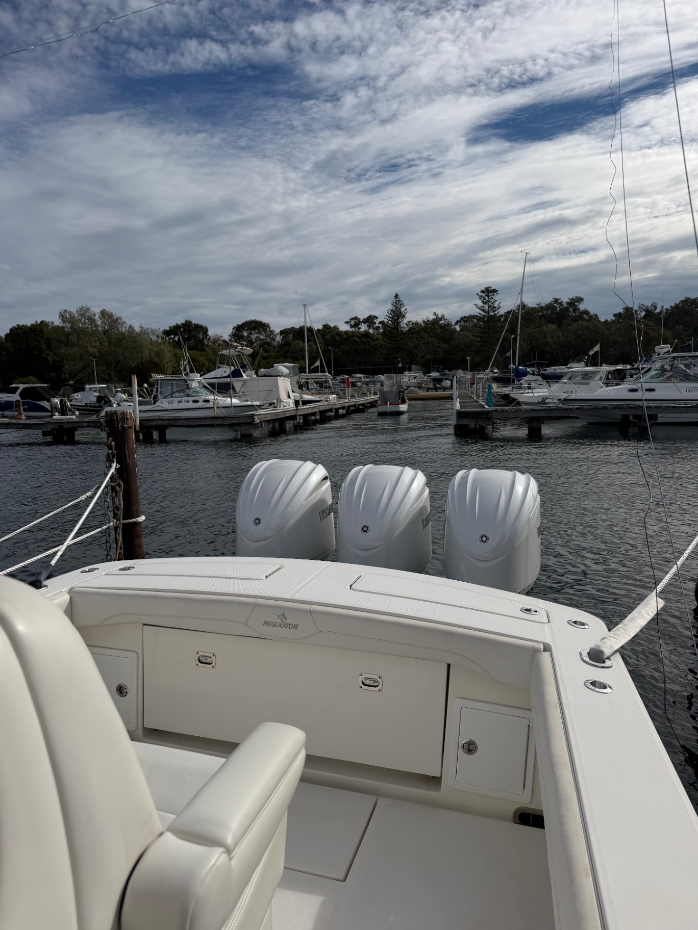 Triple Yamaha outboards on a Regulator